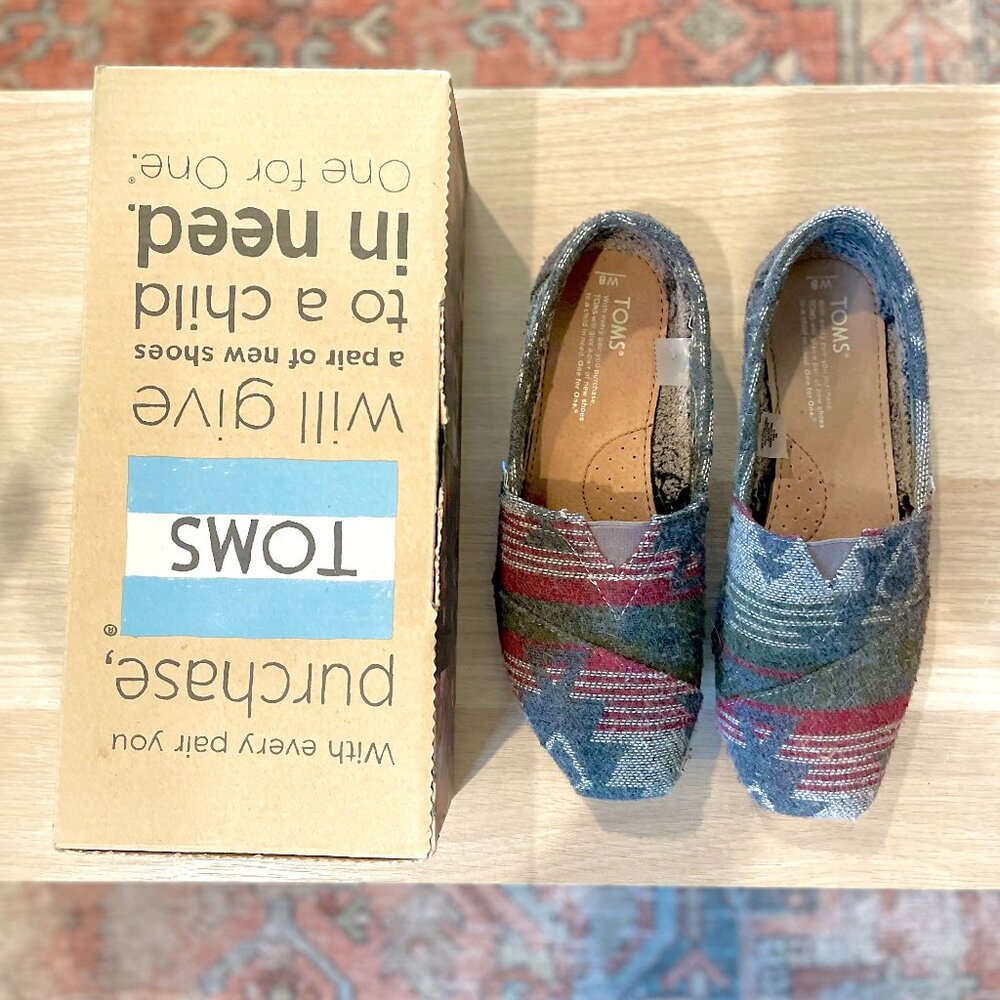 Women's TOMS Shoes, Size 8